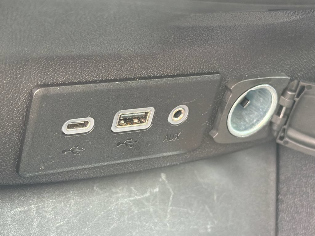Used 2024 Chevrolet Malibu LT FWD image 32