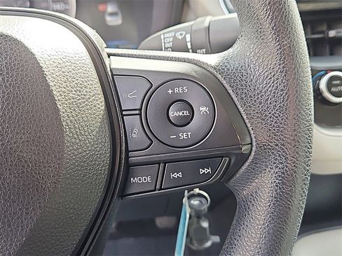 Used 2022 Toyota Corolla LE image 19