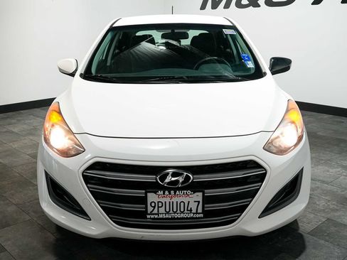 Used 2017 Hyundai Elantra GT FWD image 8