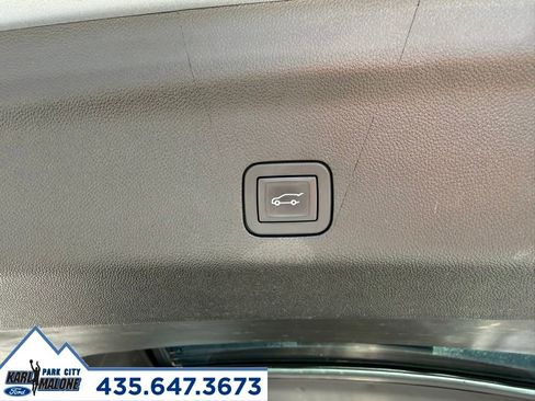 Used 2025 Chevrolet Suburban Z71 AWD/4WD image 35