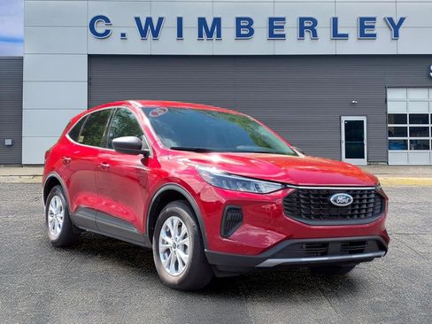 Certified 2025 Ford Escape Active w/ Cold Weather Package AWD/4WD image 1
