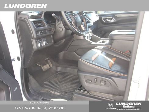 Used 2023 GMC Yukon XL AT4 AWD/4WD image 16