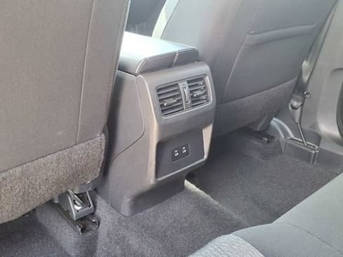 Used 2025 Nissan Rogue SV image 19