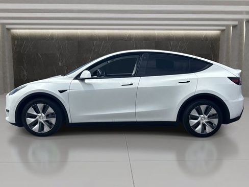 Used 2021 Tesla Model Y Long Range AWD/4WD image 2