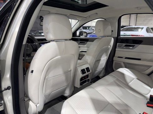 Used 2017 Jaguar XF Prestige image 56