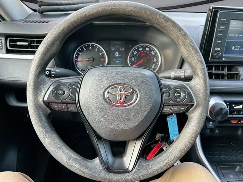 Used 2021 Toyota RAV4 LE FWD image 14