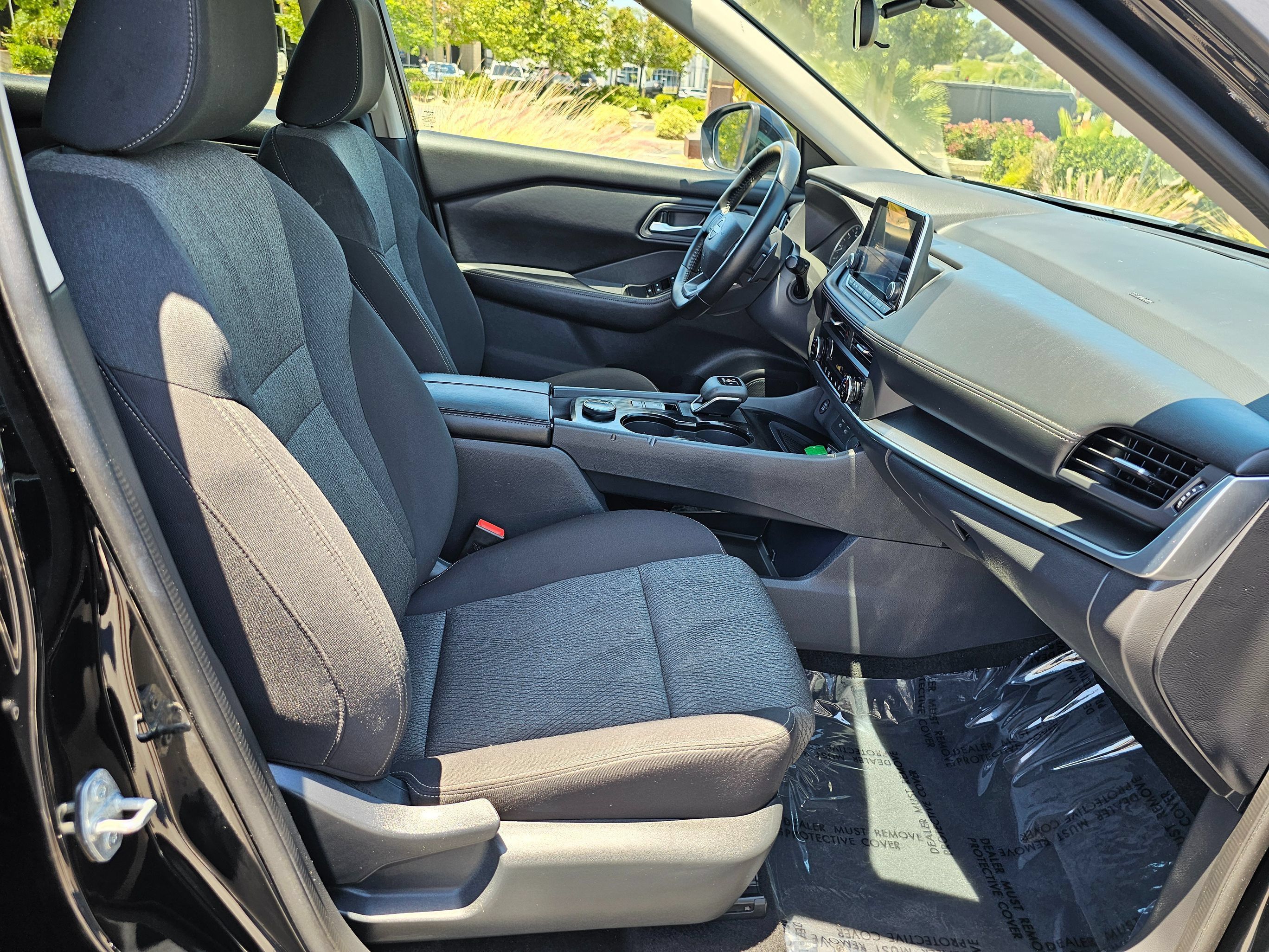 Used 2025 Nissan Rogue SV AWD/4WD image 29