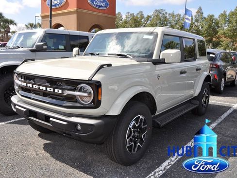 New 2026 Ford Bronco Outer Banks image 1