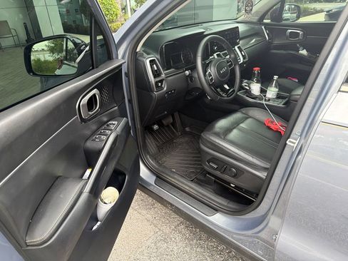 Used 2022 Kia Sorento S w/ Panoramic Sunroof Package FWD image 5