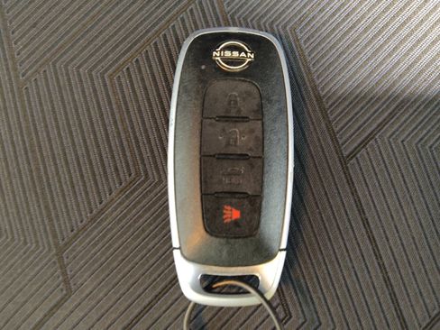 Used 2024 Nissan Versa SV w/ Trunk Package image 32