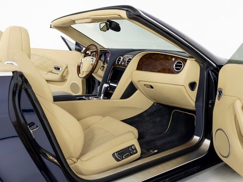 Used 2014 Bentley Continental GT image 32