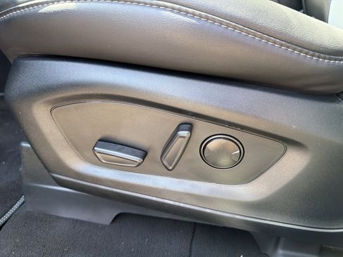 Used 2023 Ford Explorer XLT w/ Equipment Group 202A AWD/4WD image 8