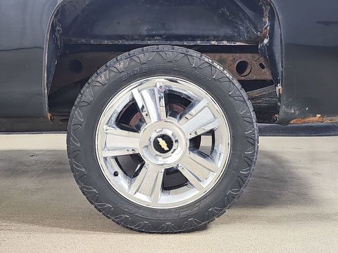 Used 2013 Chevrolet Silverado 1500 LT AWD/4WD image 36