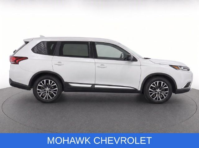 Used 2018 Mitsubishi Outlander ES AWD/4WD image 9