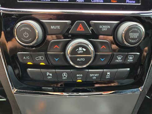 Used 2019 Jeep Grand Cherokee Altitude RWD image 30