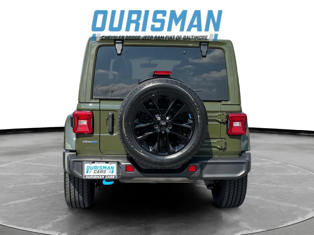 Used 2023 Jeep Wrangler Unlimited Sahara w/ Cold Weather Group AWD/4WD image 5