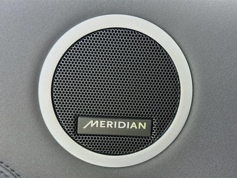 Used 2024 Land Rover Discovery S AWD/4WD image 20