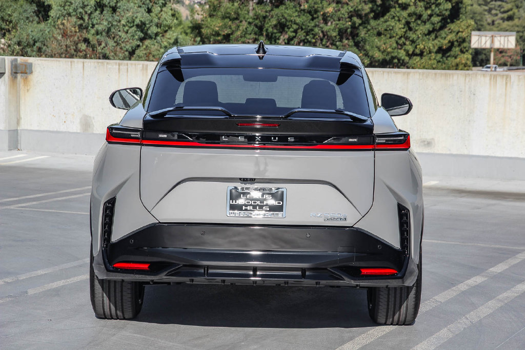 New 2026 Lexus RZ 450e AWD w/ Luxury Package image 5