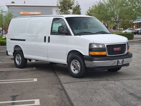 New 2026 GMC Savana 2500 w/ Driver Convenience Package RWD image 4