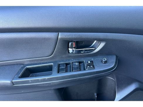 Used 2013 Subaru Impreza 2.0i Limited image 11