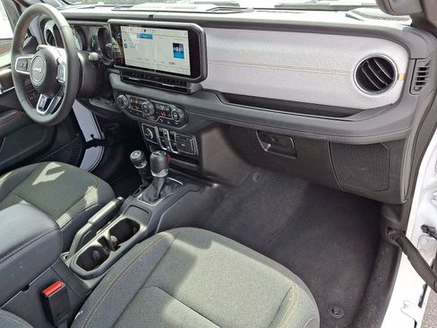 Used 2025 Jeep Wrangler Unlimited Sahara w/ Safety Group AWD/4WD image 33