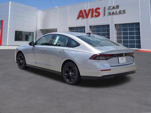 Used 2025 Honda Accord SE image 9