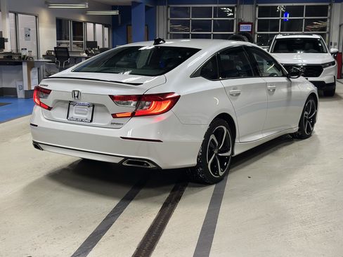 Used 2022 Honda Accord Sport image 4