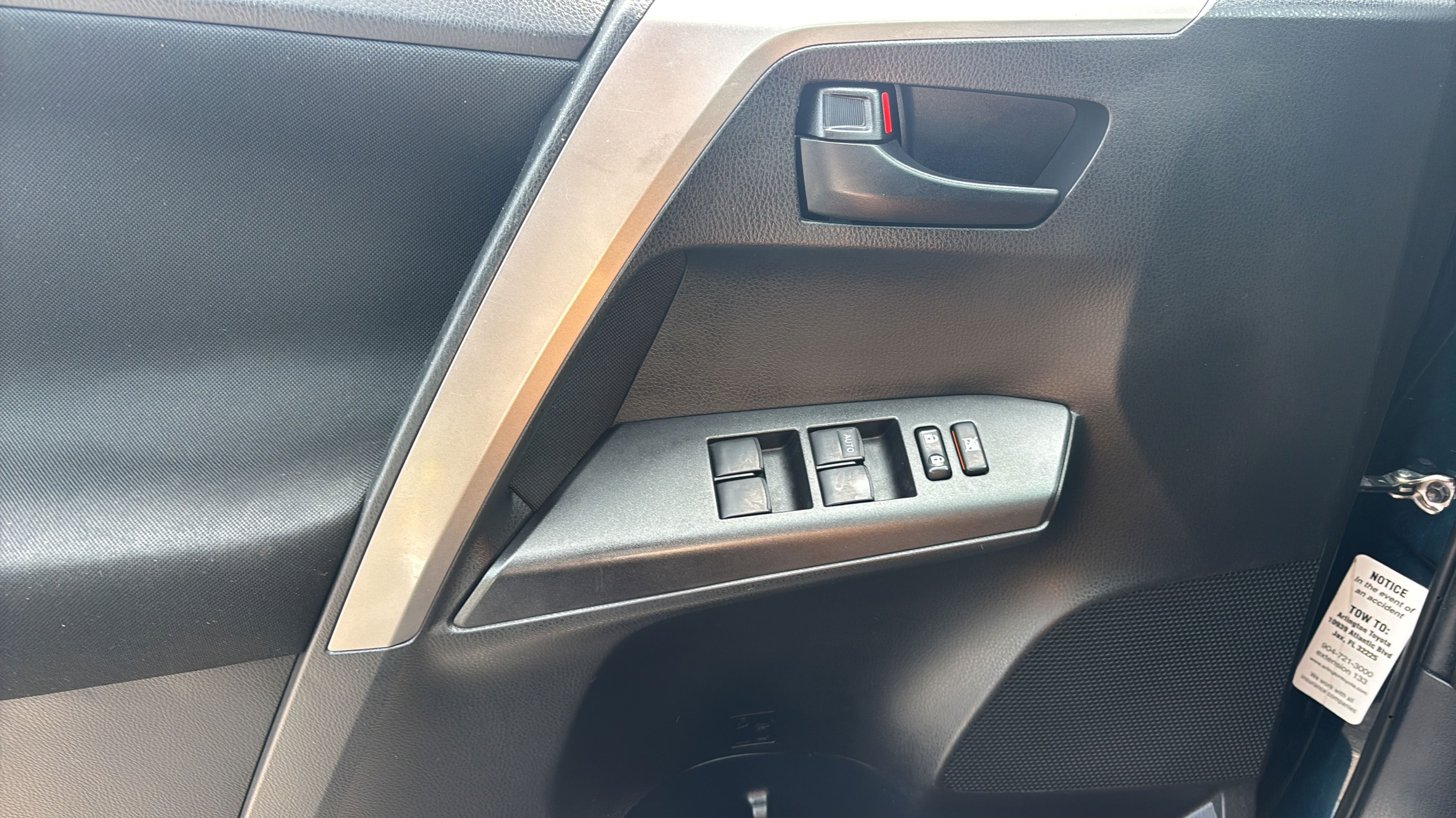 Used 2017 Toyota RAV4 LE FWD image 17