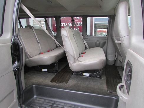 Used 2016 Chevrolet Express 3500 LT w/ LT Preferred Equipment Group RWD image 5