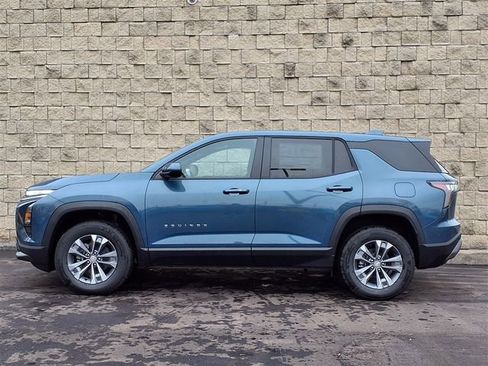 New 2026 Chevrolet Equinox LT w/ Convenience Package II image 2