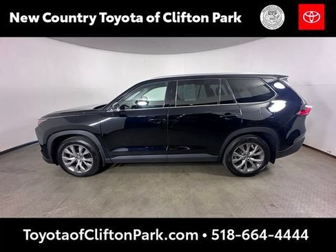 Used 2024 Toyota Grand Highlander AWD image 6