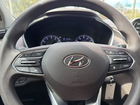 Used 2020 Hyundai Santa Fe SE image 11