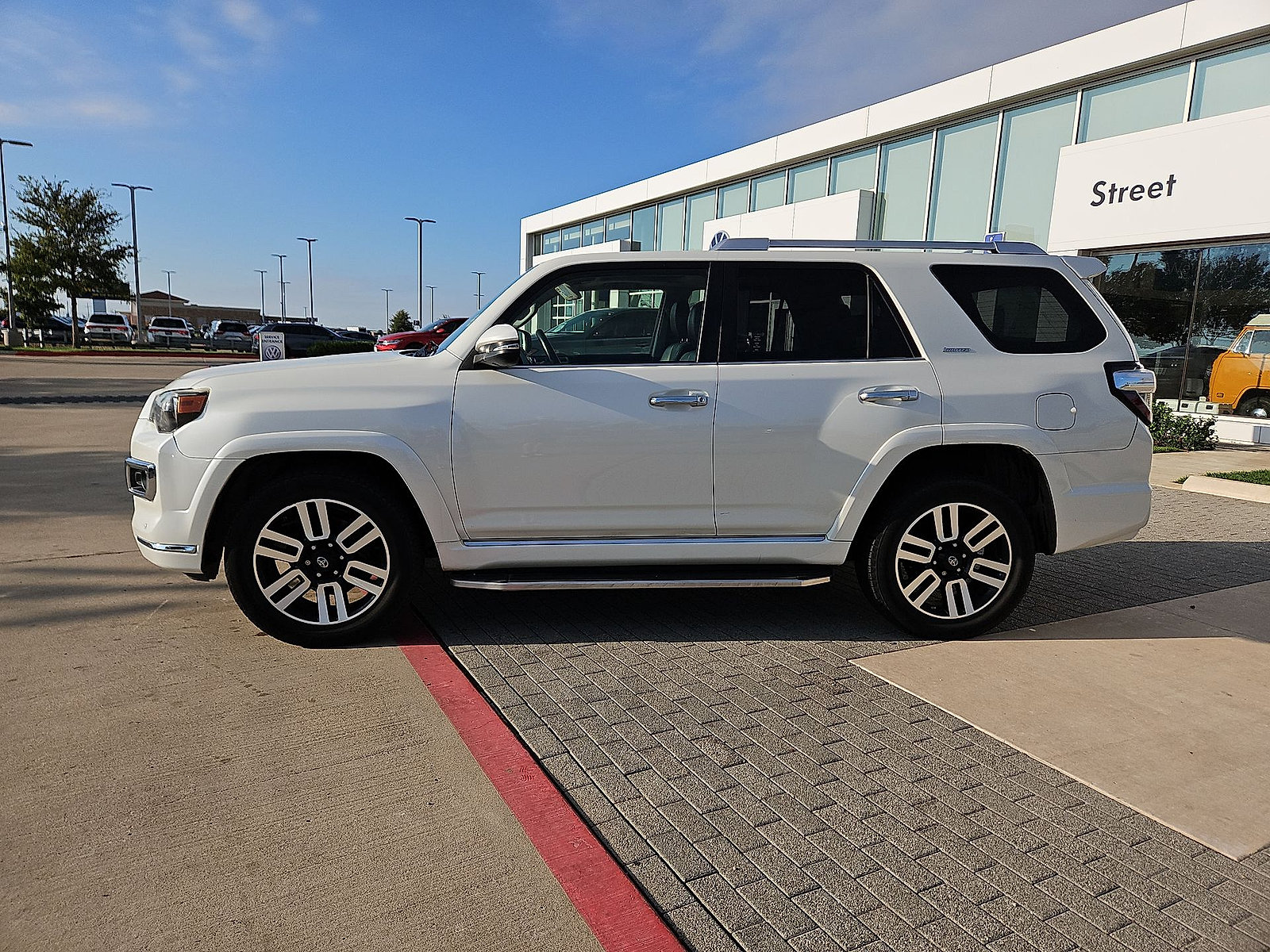 Used 2015 Toyota 4Runner Limited AWD/4WD image 5