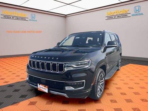 Used 2024 Jeep Wagoneer Series II w/ Flexible Seating Group AWD/4WD image 1