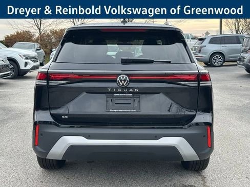 New 2026 Volkswagen Tiguan SE image 6