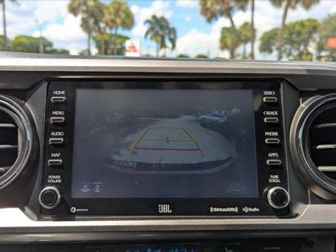 Used 2022 Toyota Tacoma Limited image 32