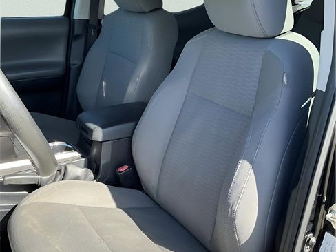 Used 2016 Toyota Tacoma SR5 image 29