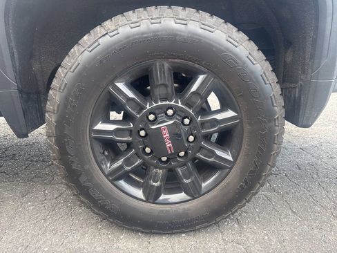 Used 2024 GMC Sierra 3500 AT4 w/ Technology Package image 17