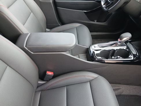 Used 2026 Chevrolet Trax RS w/ Sunroof Package FWD image 98