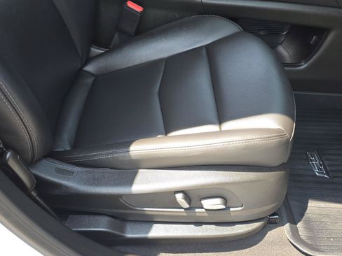 Certified 2025 Cadillac XT5 Luxury w/ LPO, Floor Liner Package FWD image 22