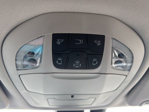 Used 2017 Chrysler Pacifica Touring-L image 22