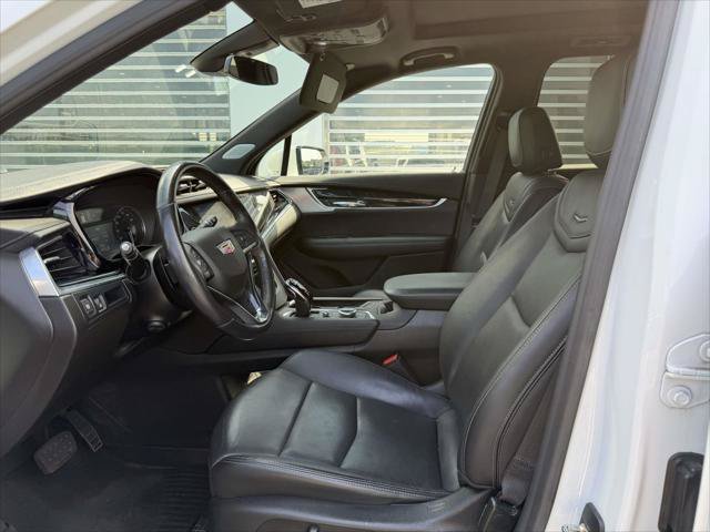Used 2023 Cadillac XT6 Premium Luxury w/ LPO, Floor Liner Package AWD/4WD image 19