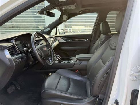 Used 2023 Cadillac XT6 Premium Luxury w/ LPO, Floor Liner Package AWD/4WD image 19