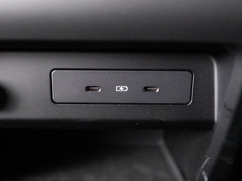 Certified 2025 Porsche Cayenne AWD/4WD image 37