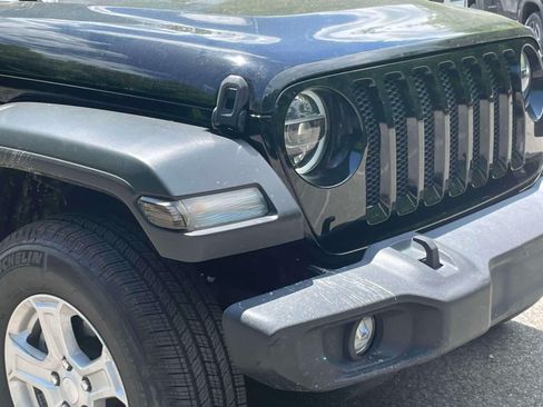 Used 2022 Jeep Wrangler Unlimited Sport w/ Sun And Sound Package AWD/4WD image 10