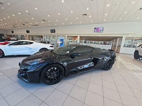 Certified 2025 Chevrolet Corvette Z06 image 2