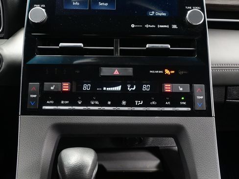 Used 2019 Toyota Avalon XLE image 20