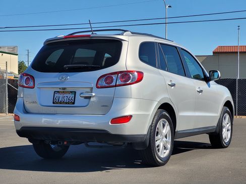 Used 2012 Hyundai Santa Fe Limited w/ Navigation Pkg 4 FWD image 4