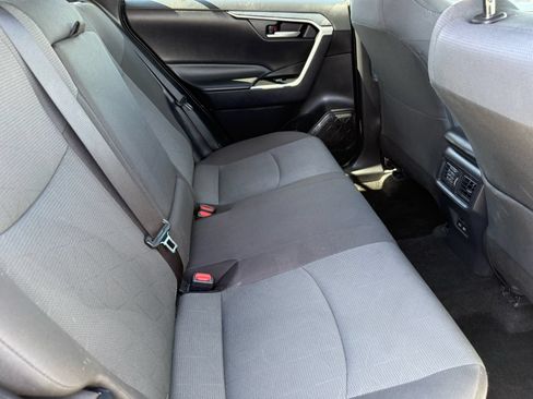 Used 2025 Toyota RAV4 XLE FWD image 29