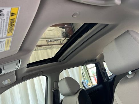 Used 2024 Honda CR-V EX image 3